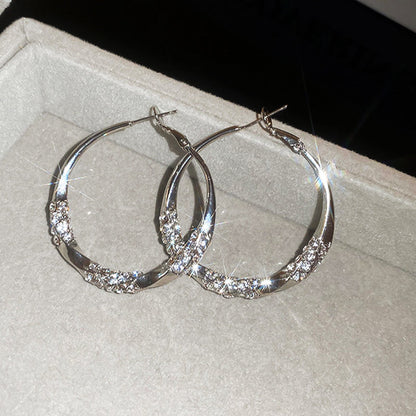💖VENTA DE ÚLTIMO DÍA 50% DE DESCUENTO💖Pendientes en forma de círculo con circonita.